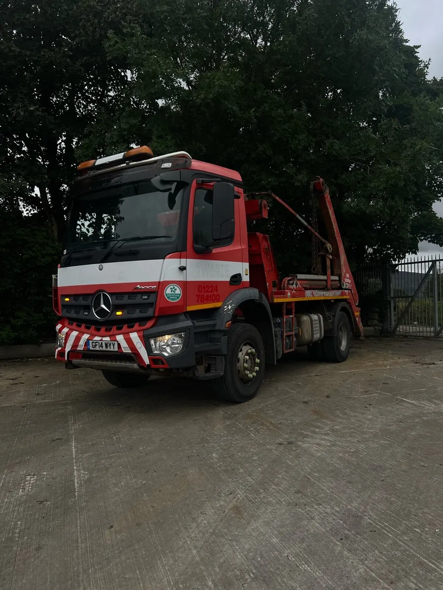 Mercedes Skip Truck - Image 2