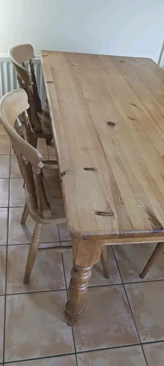 Kitchen table and chairs - Image 2