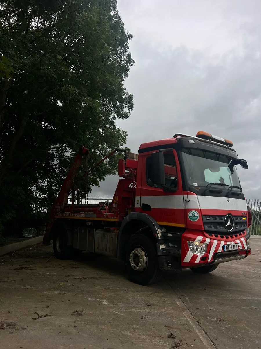 Mercedes Skip Truck - Image 3