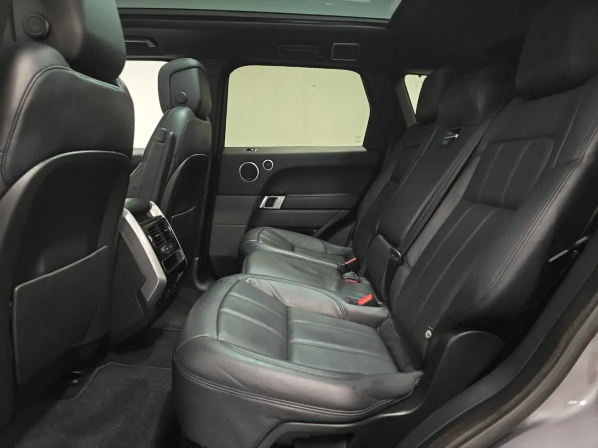 Land Rover Range Rover Sport Diesel Estate HSE Sil - Image 4