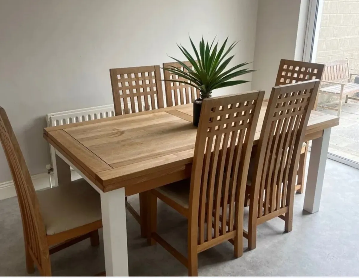 Dining table and chairs - Image 1