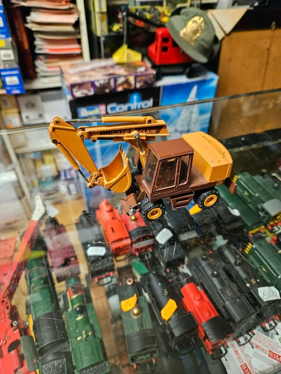 Corgi Conrad Case Excavator - Image 2