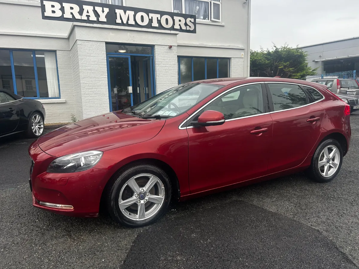 2015 VOLVO V40 1.6 PETROL LOW KMS LEATHER - Image 1