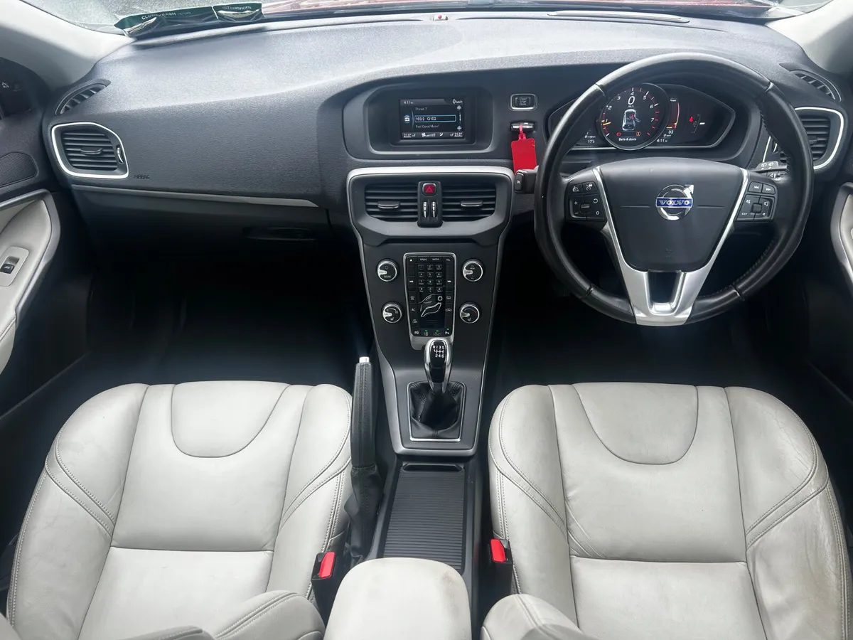 2015 VOLVO V40 1.6 PETROL LOW KMS LEATHER - Image 2