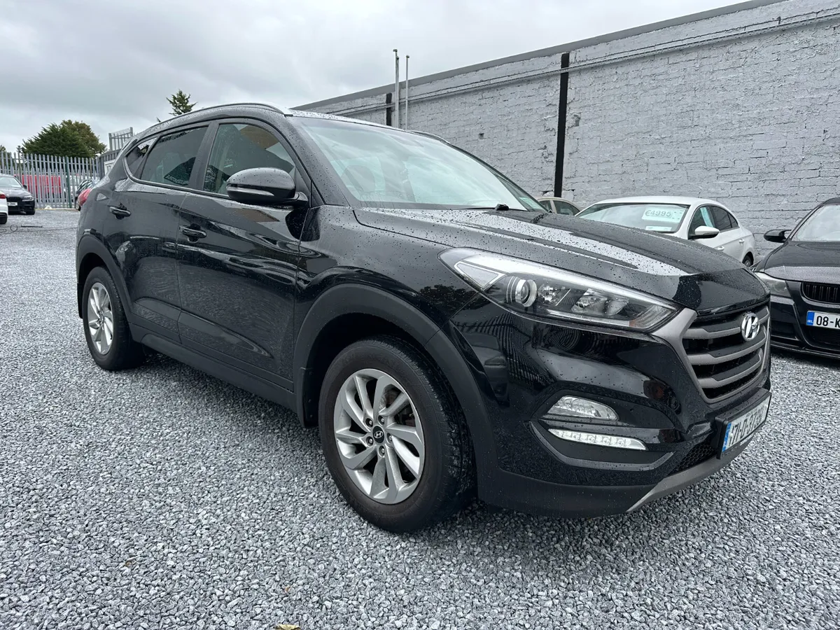 2017 (171) Hyundai Tucson Executive 2.0 CRDI 4WD - Image 1