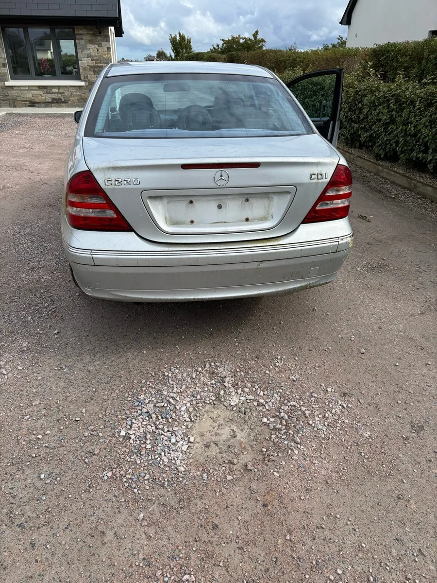 Mercedes Benz C Seeies - Image 3