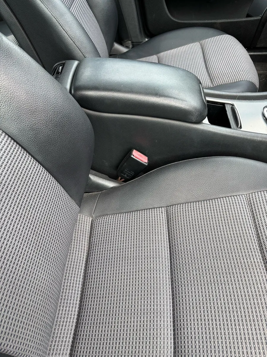 Mercedes Benz C Seeies - Image 4