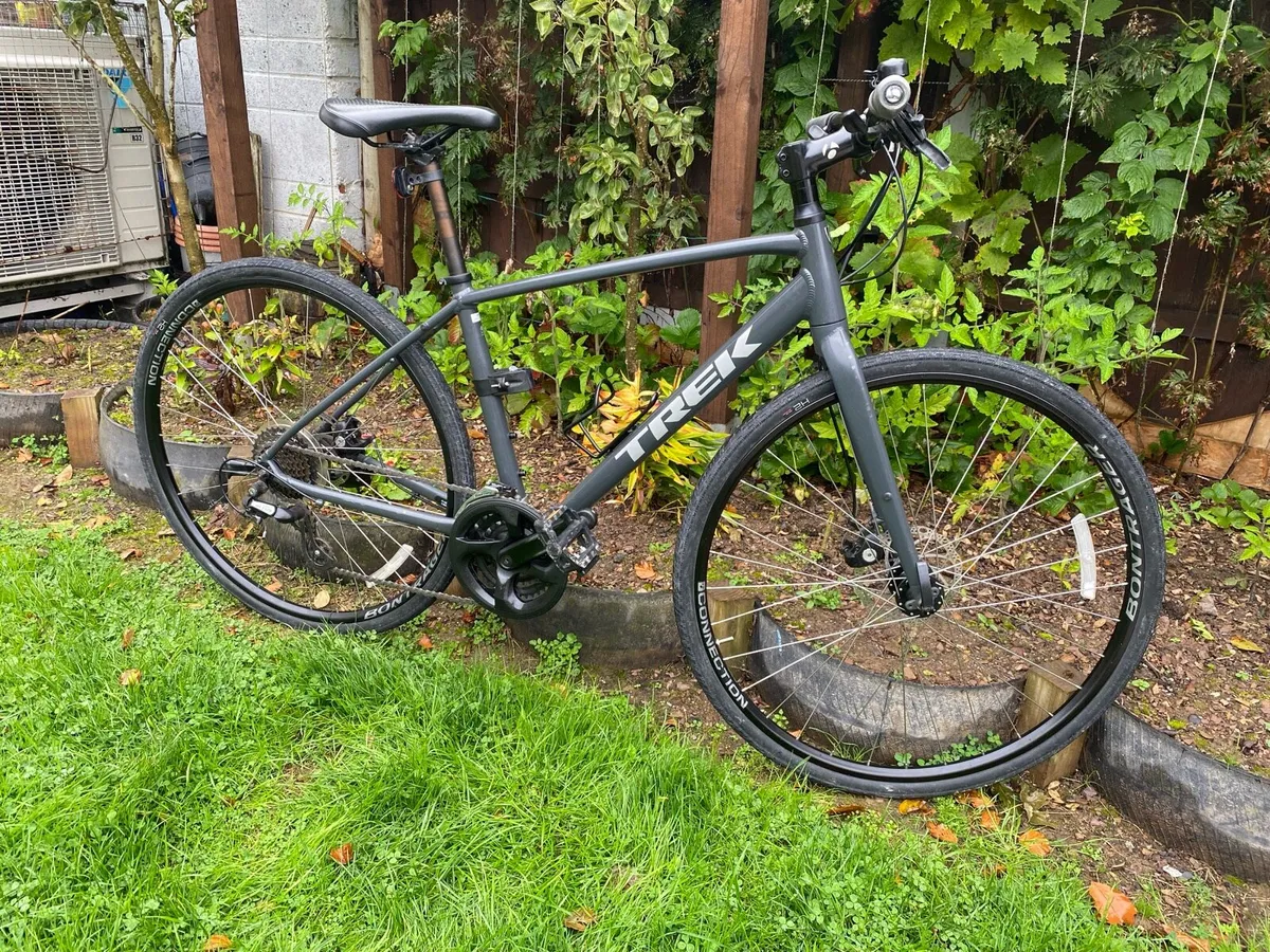 Like new Trek FX1 M disc breaks 28 inch - Image 4