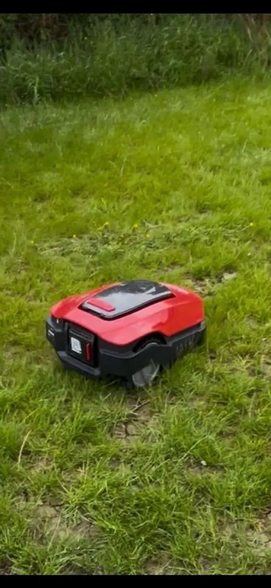 Robotic Lawnmower and startup kit - Image 1