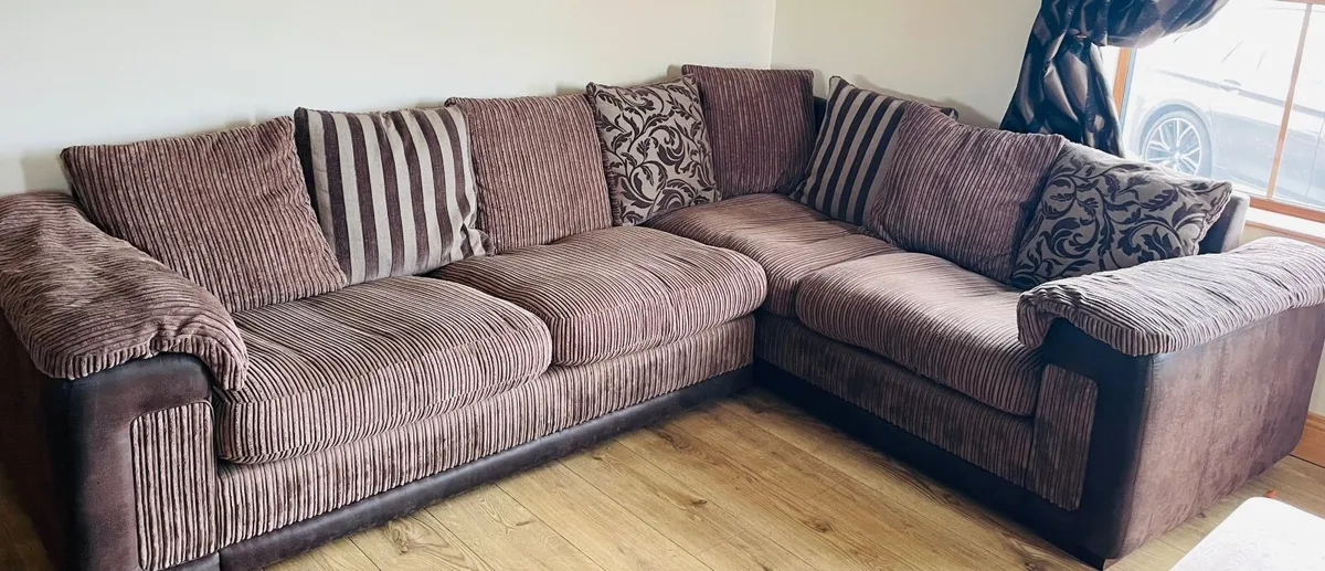 Large corner sofa with matching arm chair - Image 1
