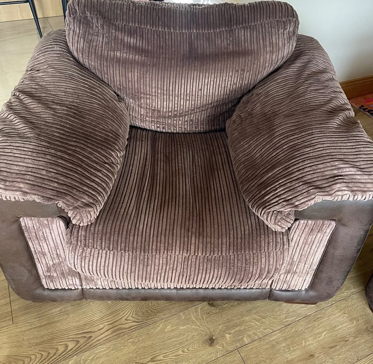 Large corner sofa with matching arm chair - Image 2