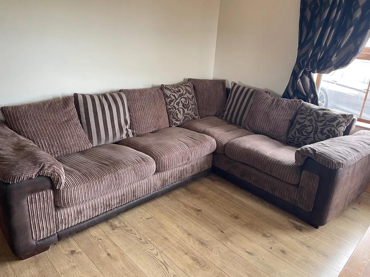 Large corner sofa with matching arm chair - Image 3