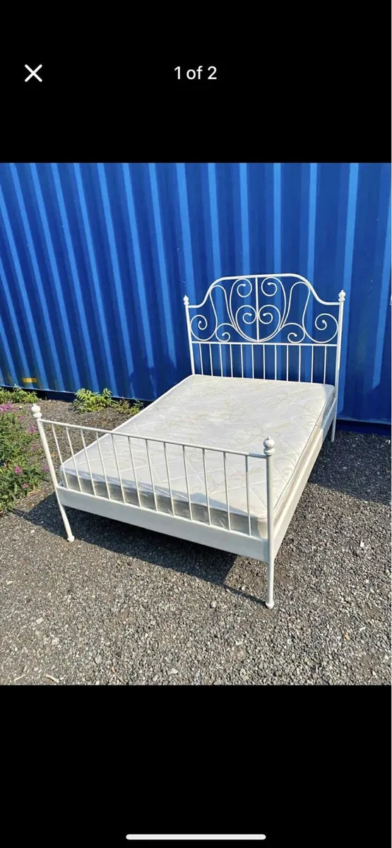 White metal bed frame - Image 1
