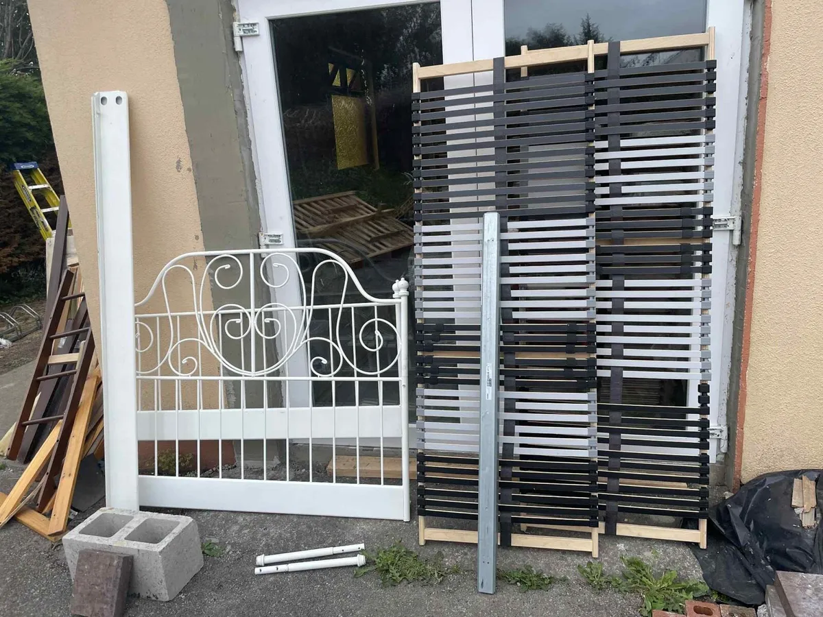 White metal bed frame - Image 2