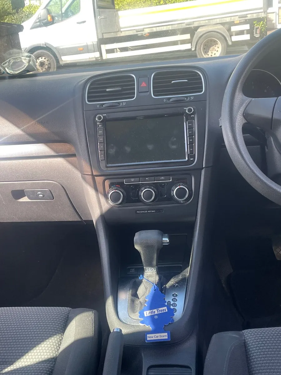 Volkswagen Golf 2010 - Image 3