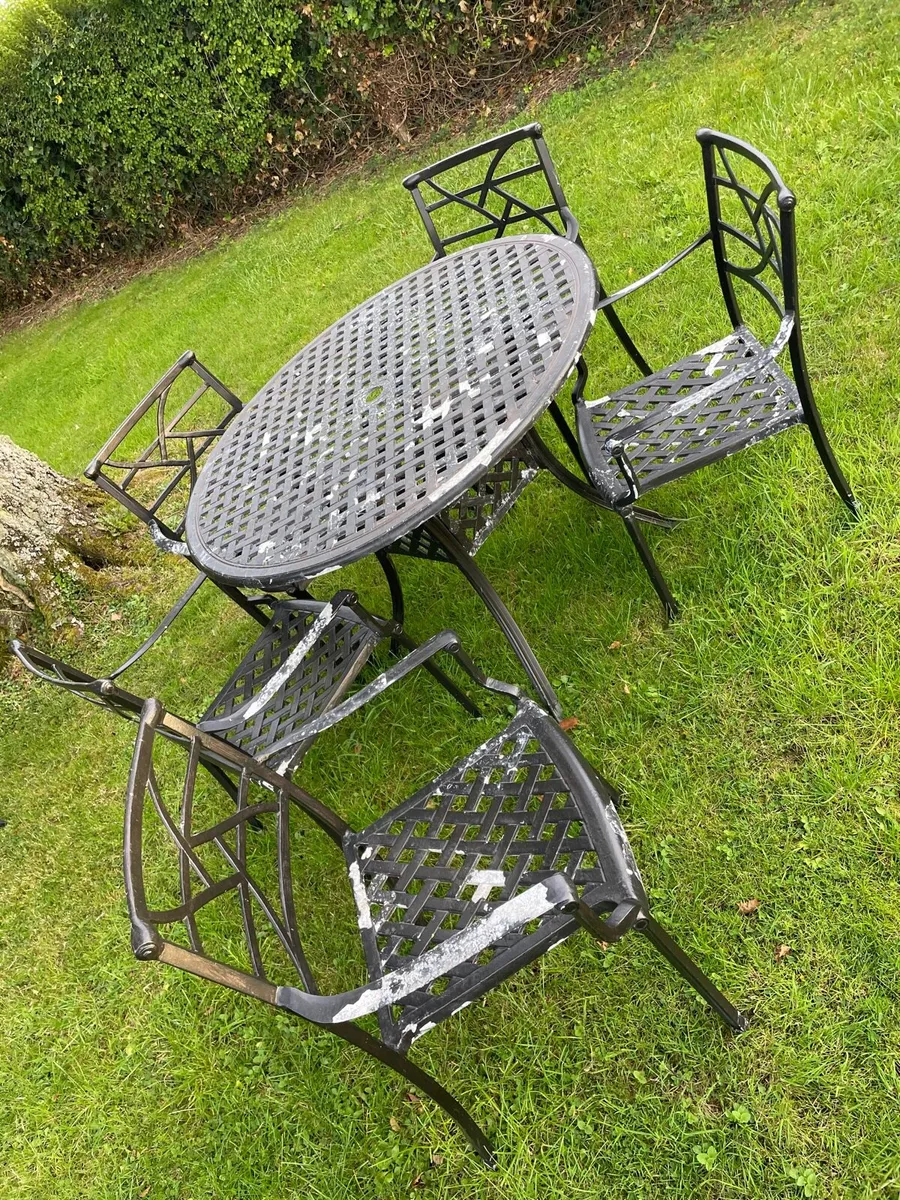 Cast iron garden table + chairs - Image 4