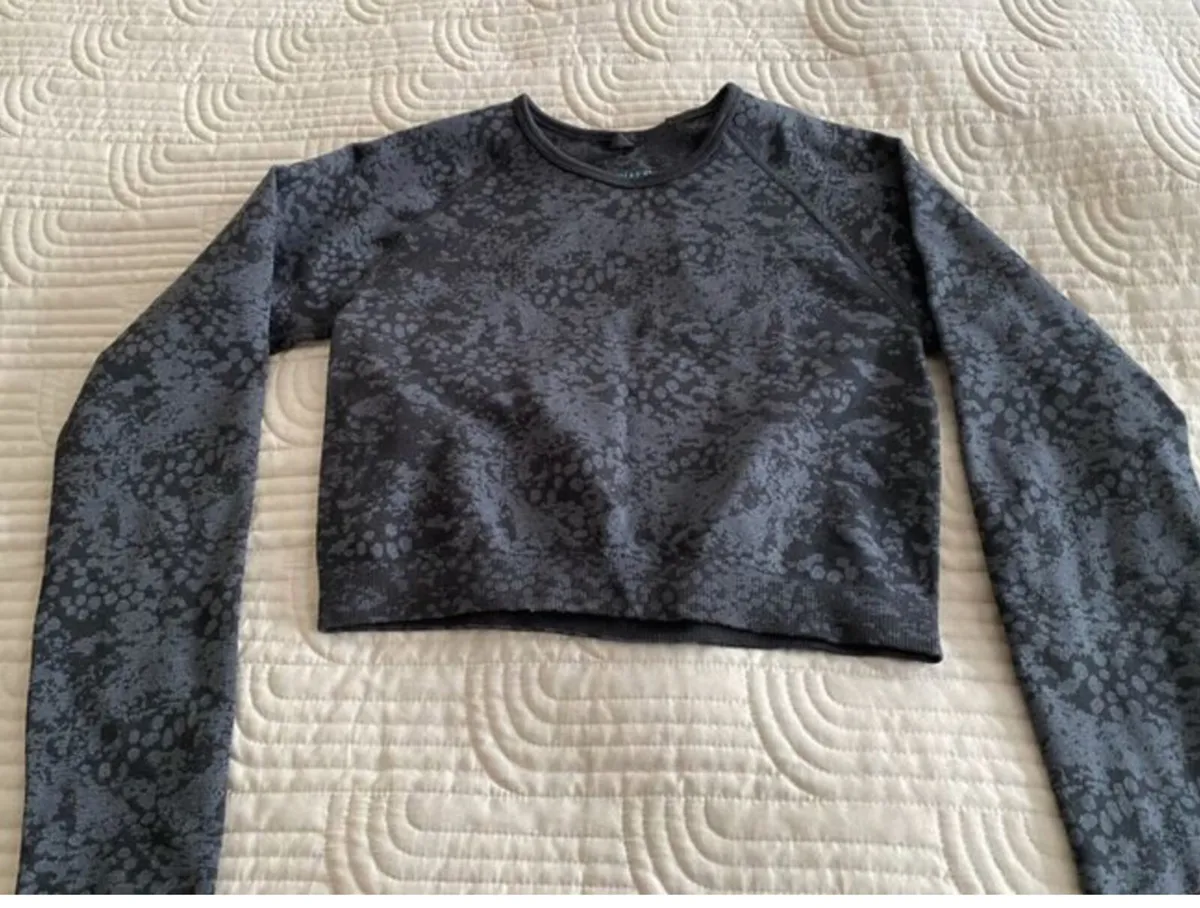 Penneys gym top - Size S - Image 1