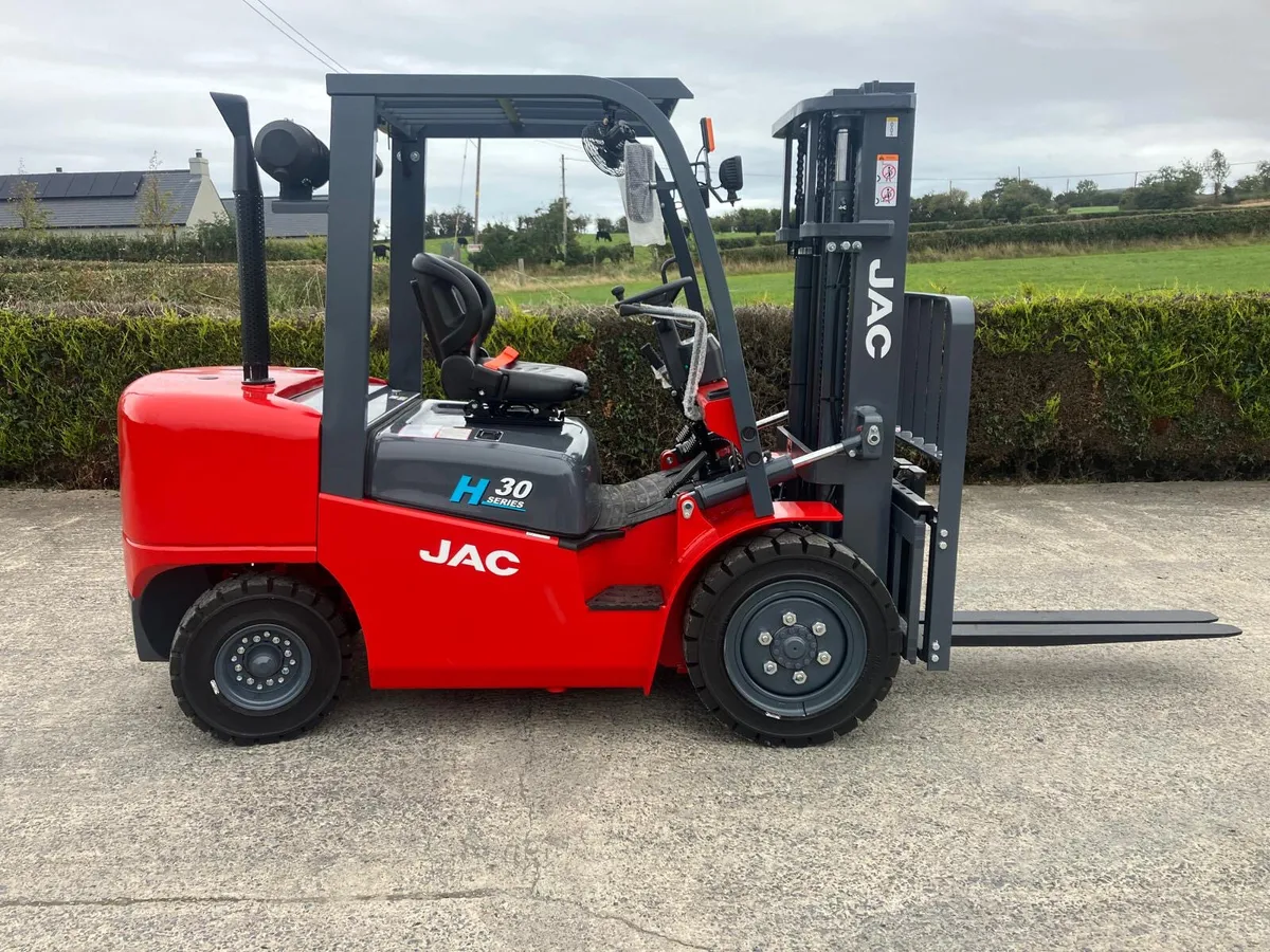 New JAC 3 Ton Diesel Forklift **Online Auction** - Image 3