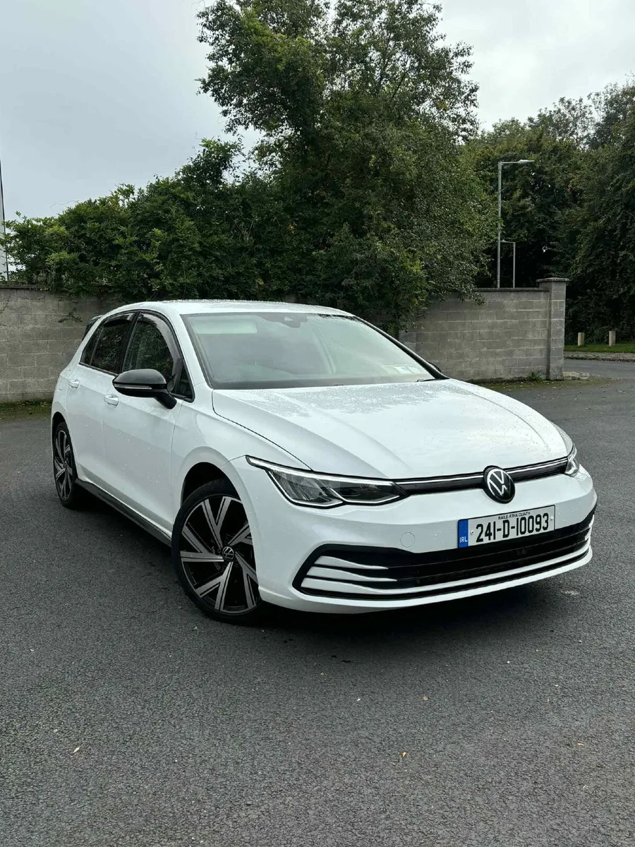 Volkswagen Golf 2024 - Image 1