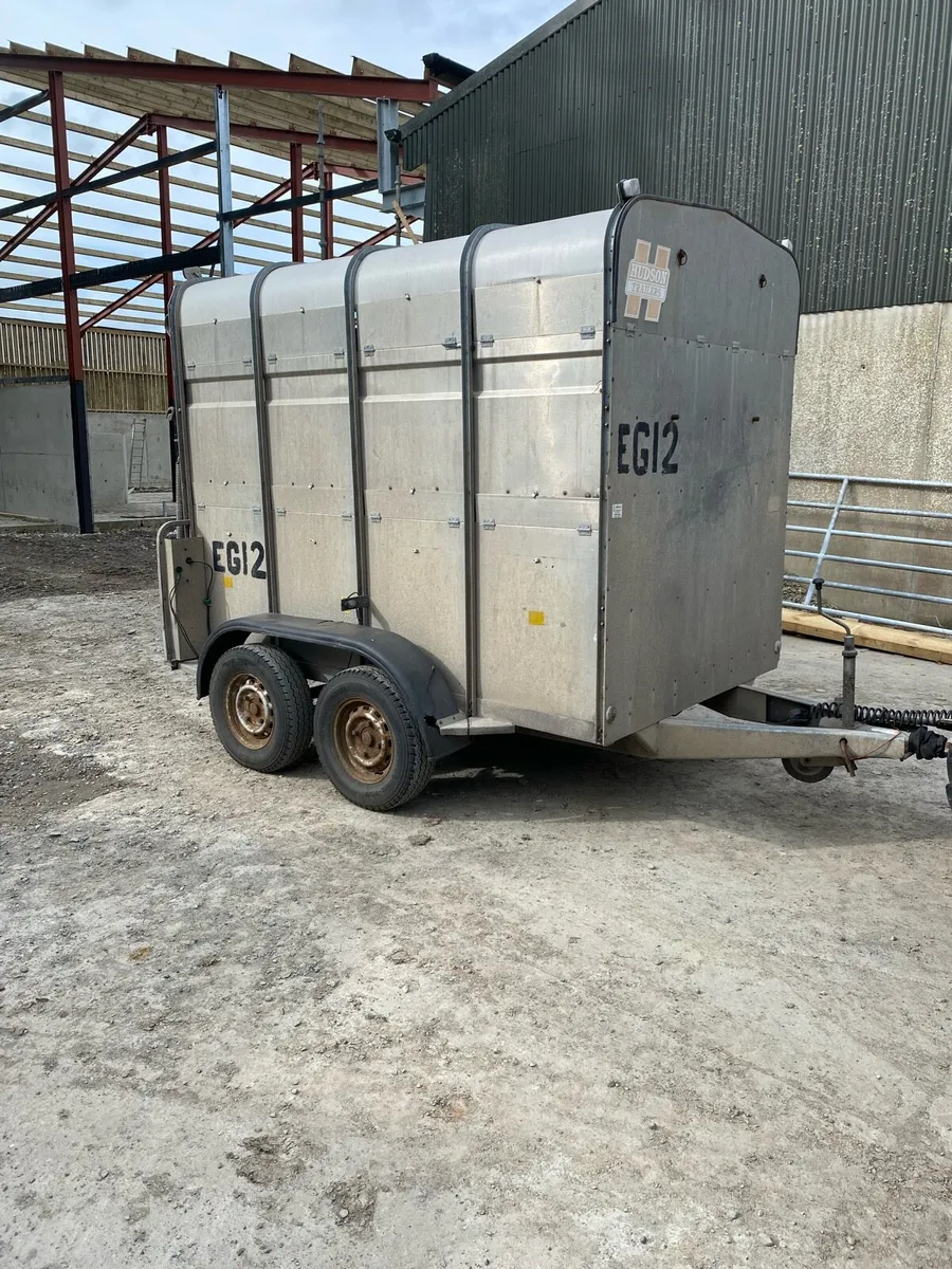 Cattle trailer - Image 1