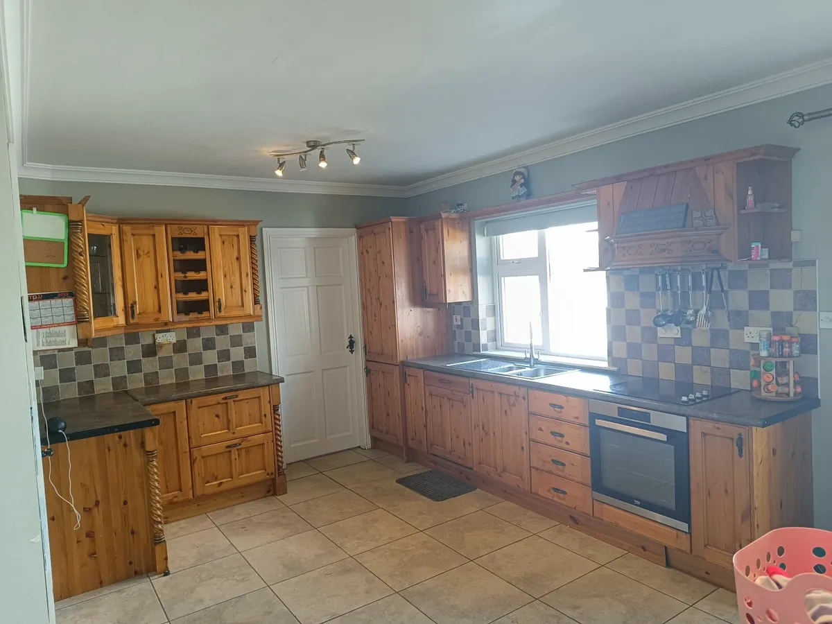 Fitted Kitchen - Image 1