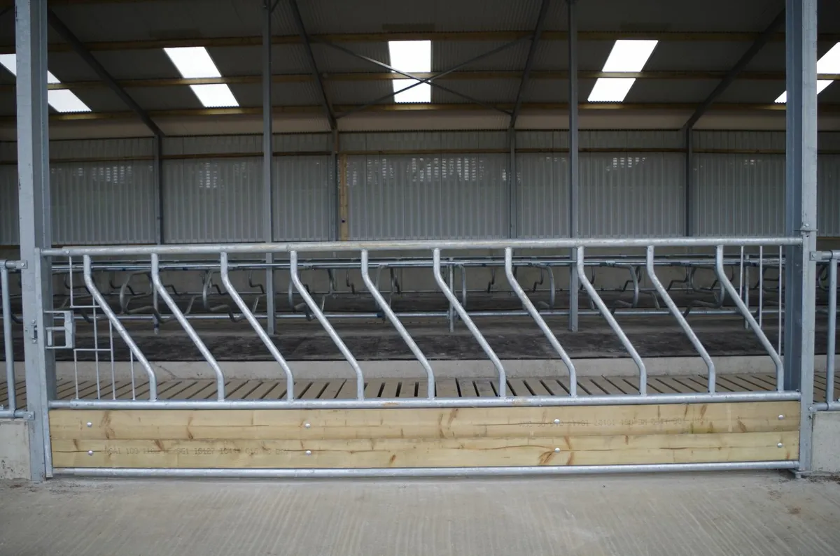Feed barrier gates - Image 1