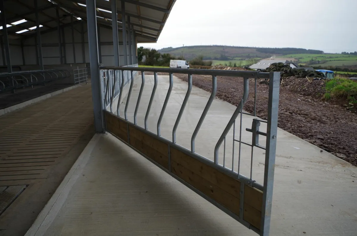 Feed barrier gates - Image 2