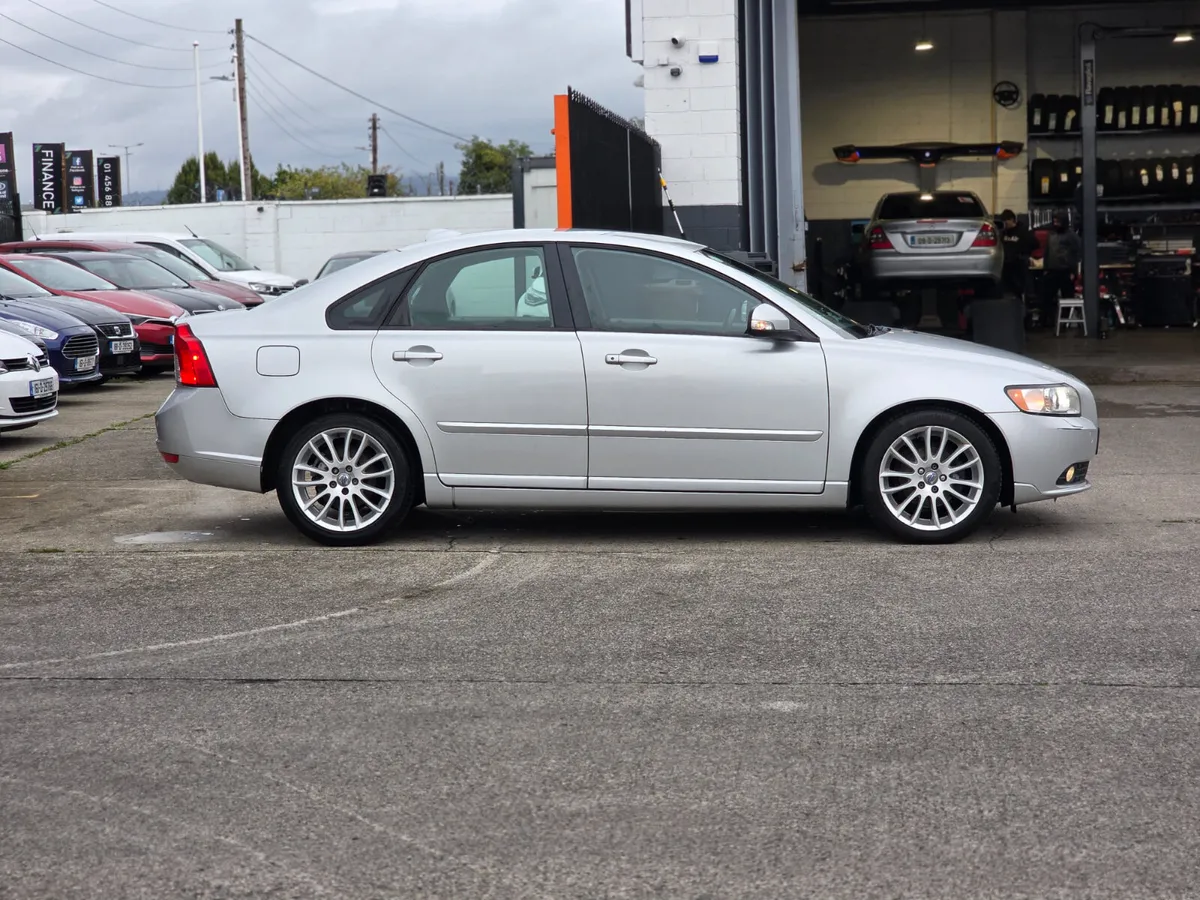 Volvo S40 1.6 Diesel SE LUX - Image 2