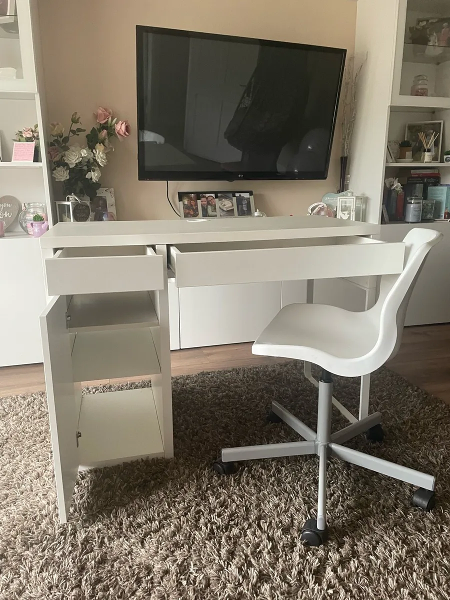 School desk - Image 3