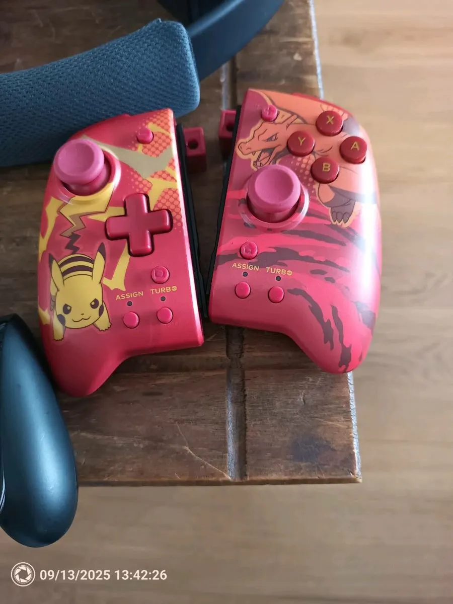 Nintendo switch and accessories - Image 4
