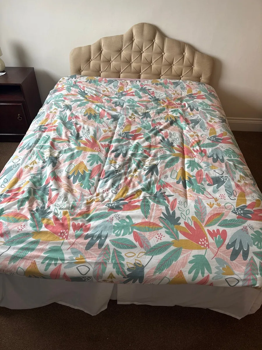 Double bed - Image 1