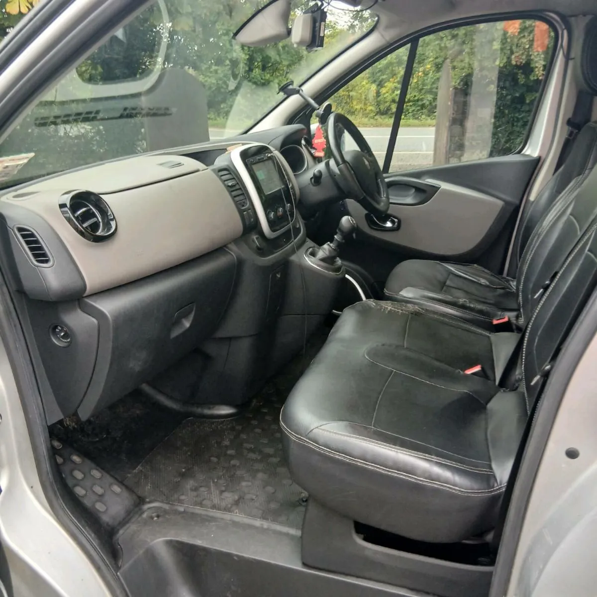 8 seater renault traffic - Image 3
