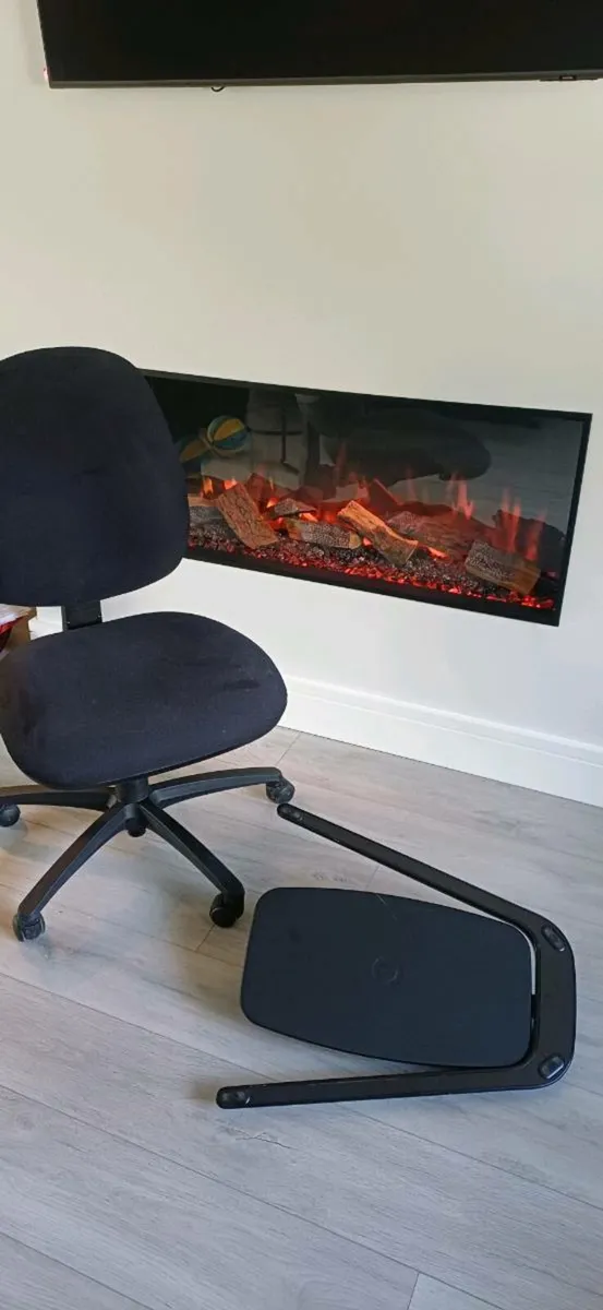 BlackOffice Chair & foldable desk - Image 2