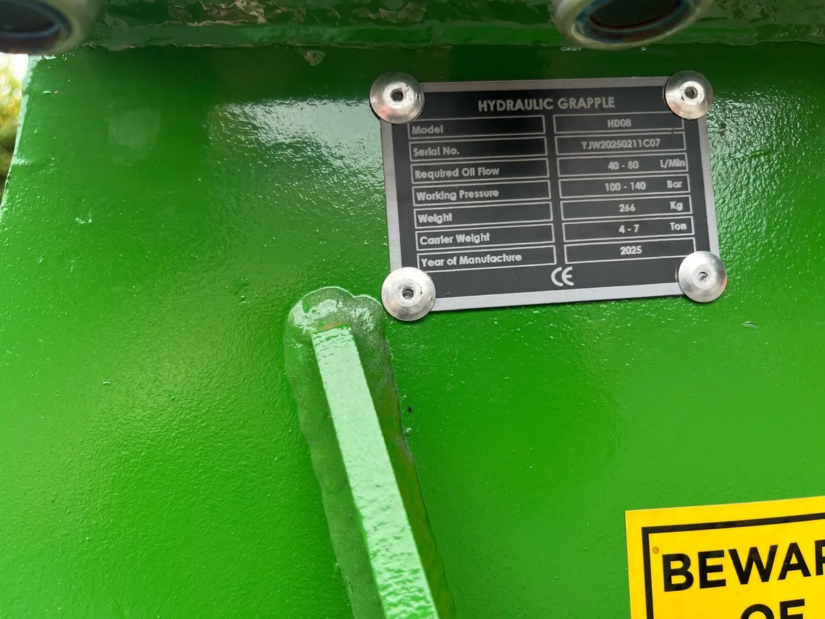 Hydraulic thumb bucket to suit 7-9 ton - Image 3