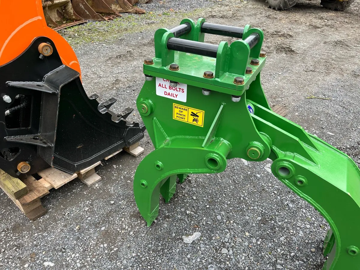 Hydraulic thumb bucket to suit 7-9 ton - Image 4