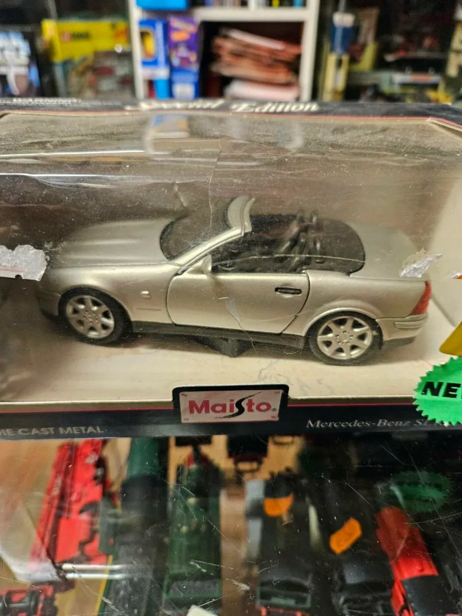 Corgi Maisto Mercedes 1 24 - Image 2