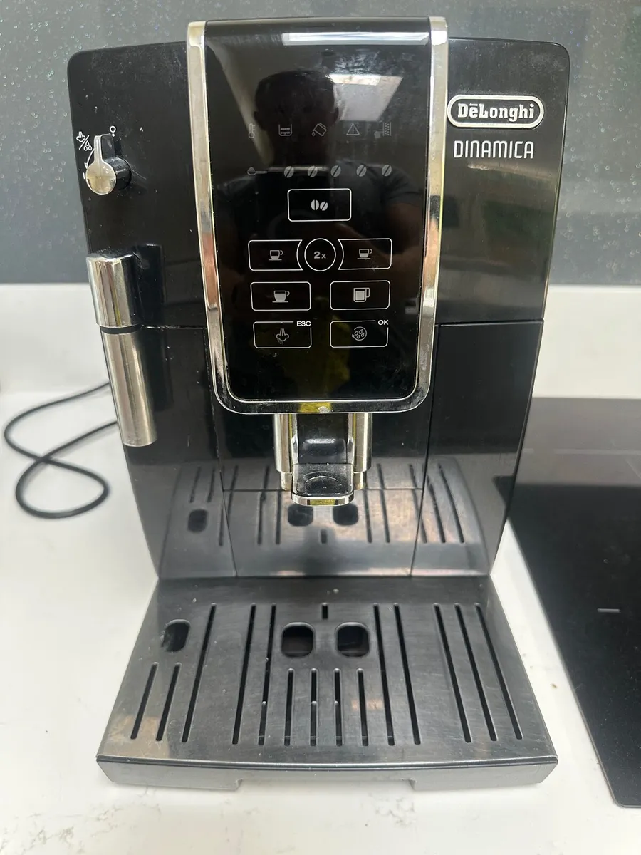 Delonghi Dinamica Coffee machine - Image 1