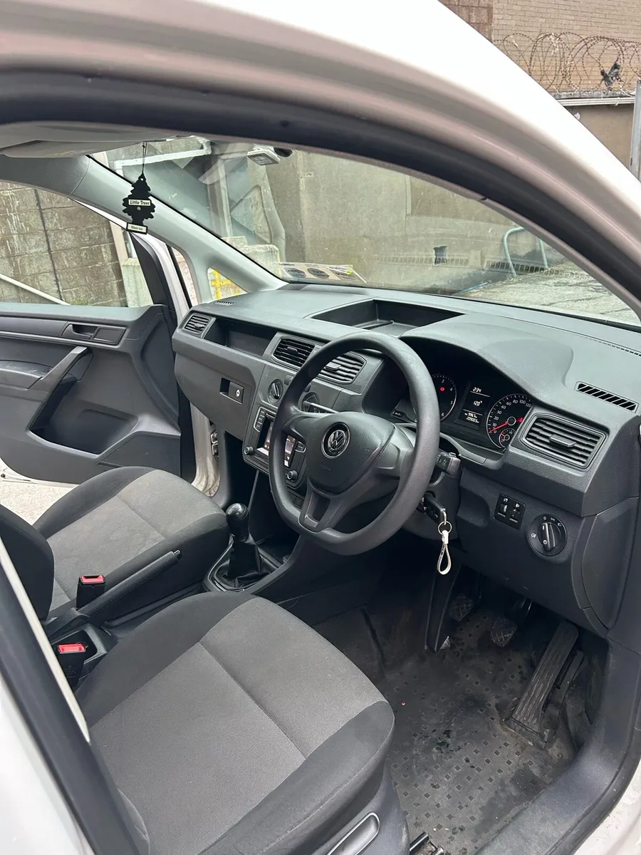 Volkswagen caddy - Image 2
