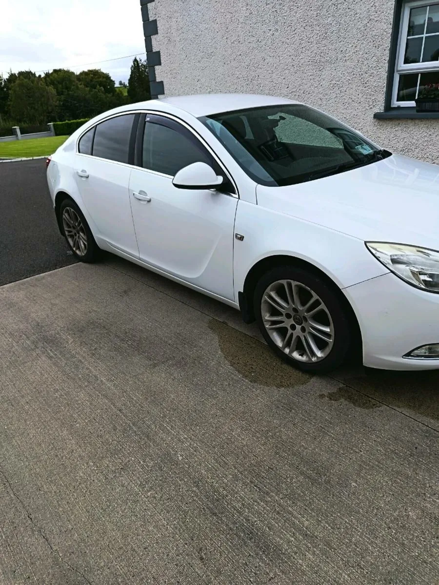 10 Vauxhall Insignia - Image 3
