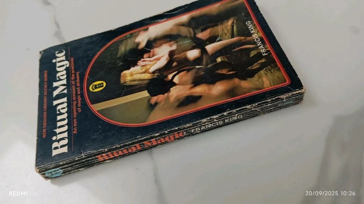 Book blackmagic - Image 1