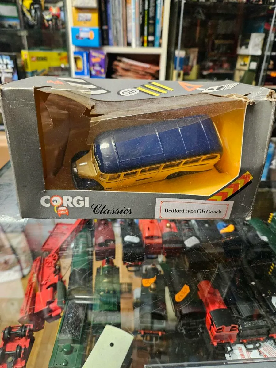 Corgi Bedford Bus - Image 1