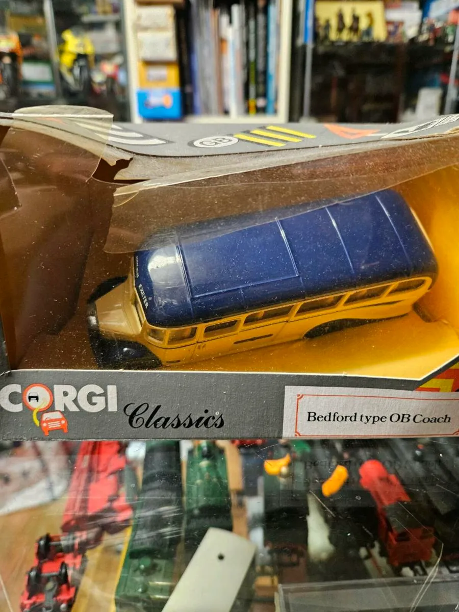Corgi Bedford Bus - Image 2