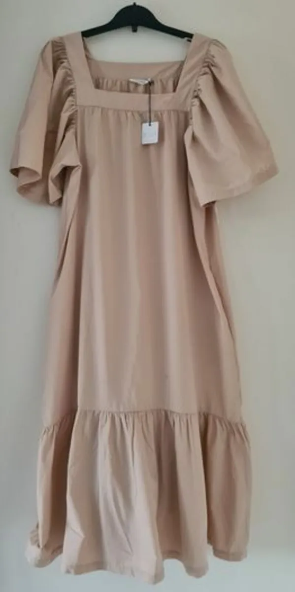 Lady's Dress. - Image 2