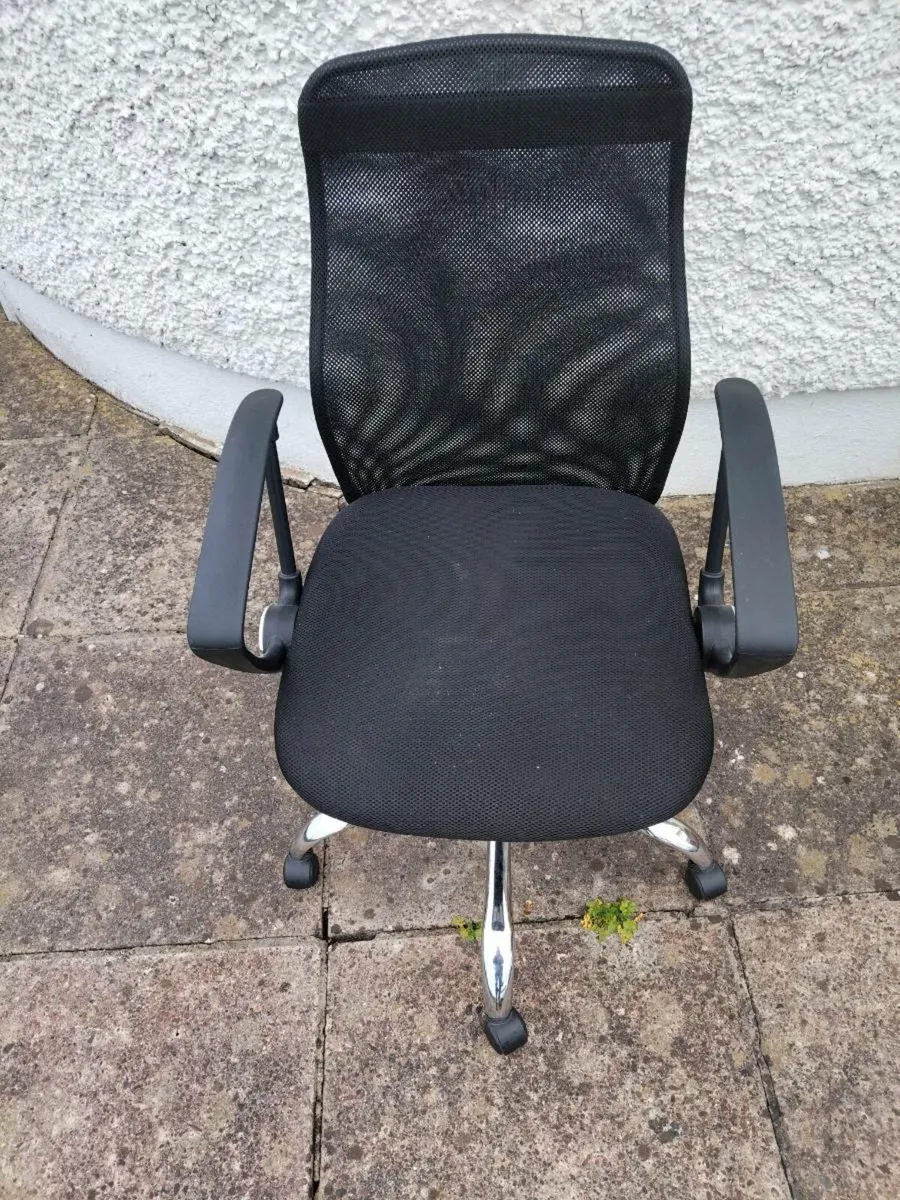 OFFICE CHAIR - Image 1