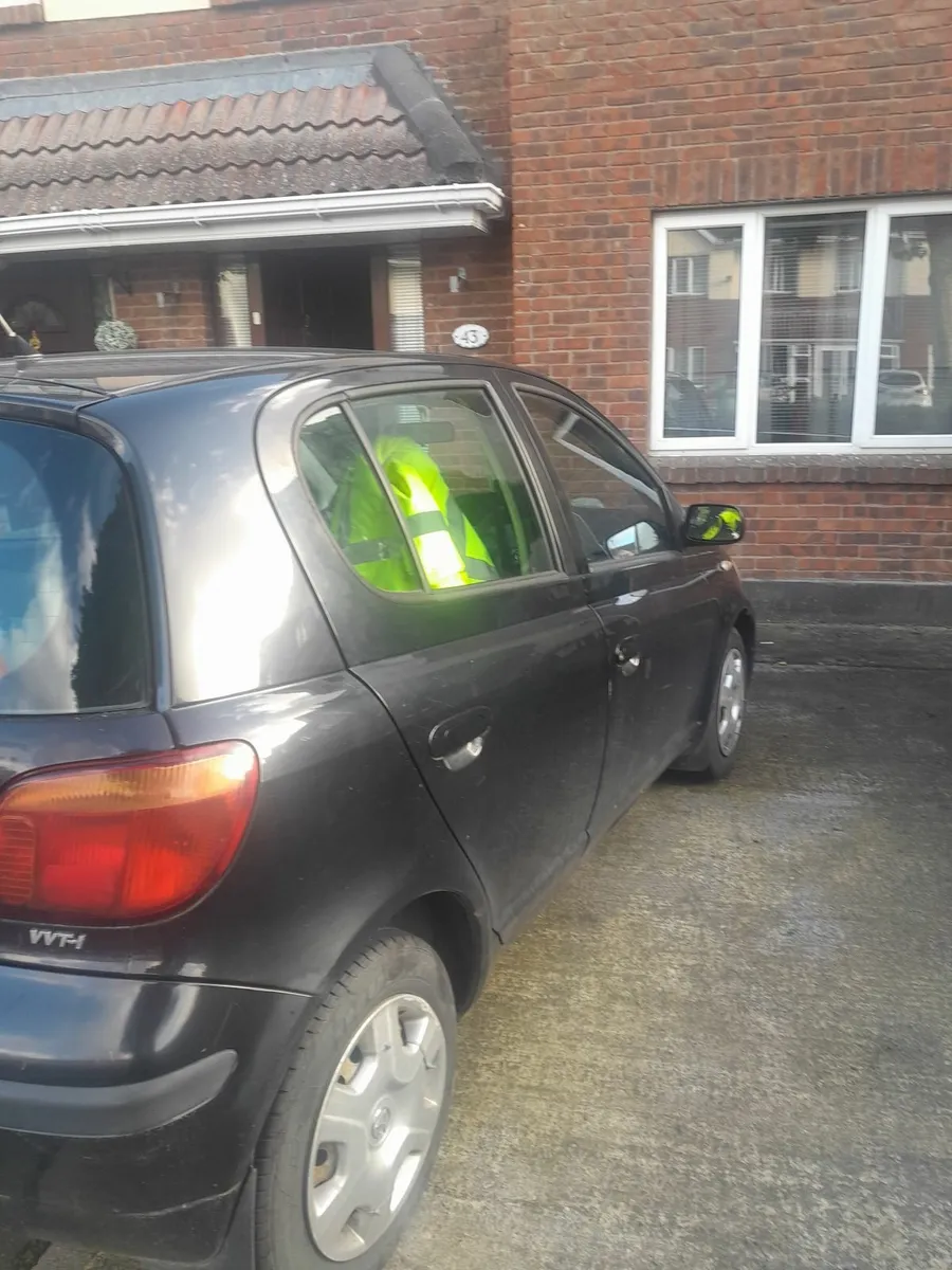 Toyota Yaris 2005 - Image 3