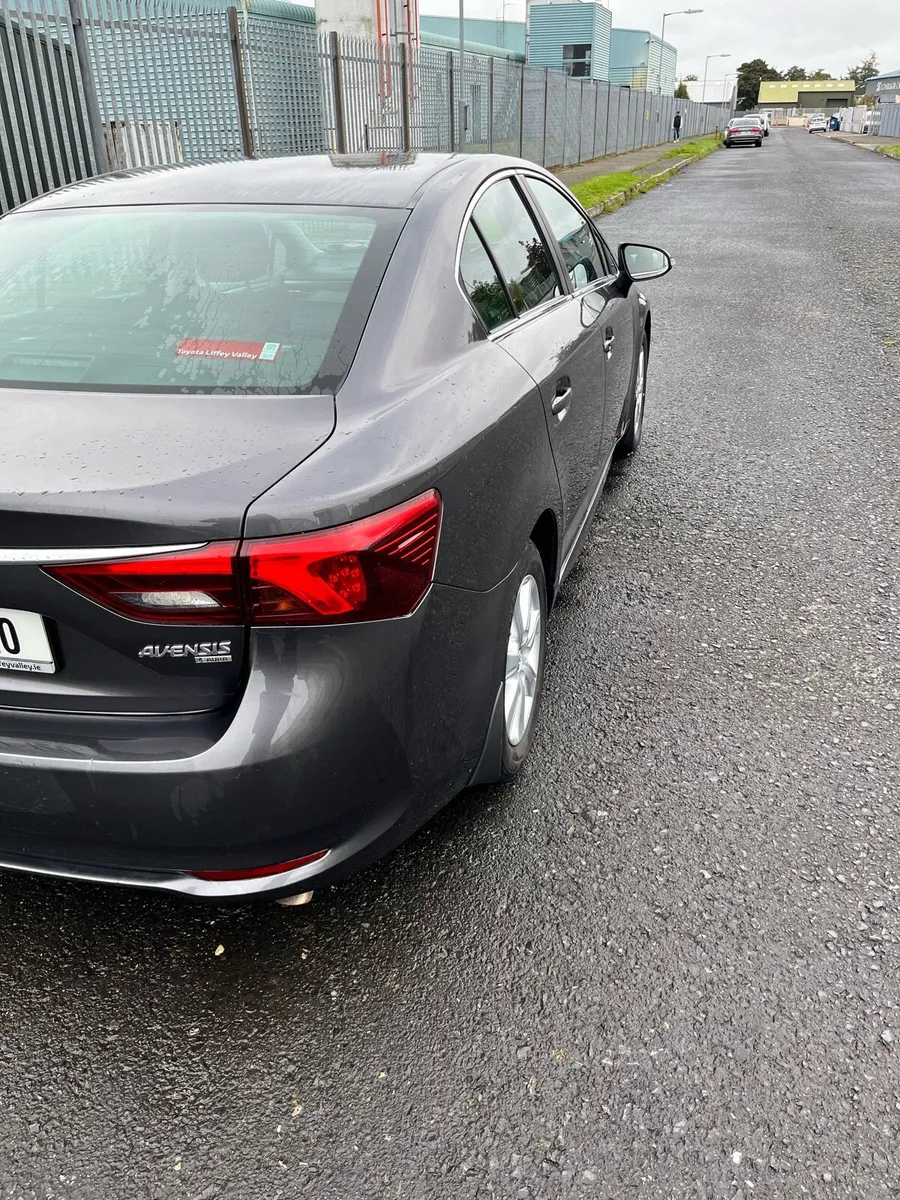 Toyota Avensis - Image 4