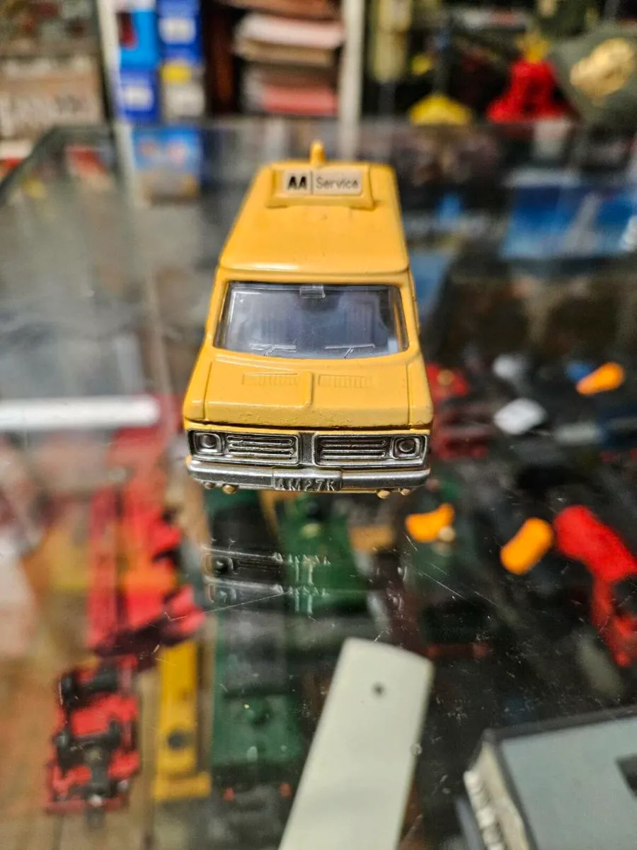 Dinky 1970's Bedford AA Van - Image 2