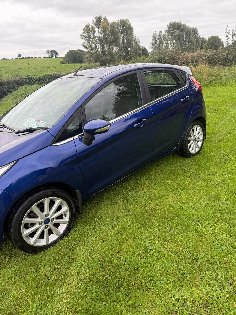 Ford fiesta - Image 2