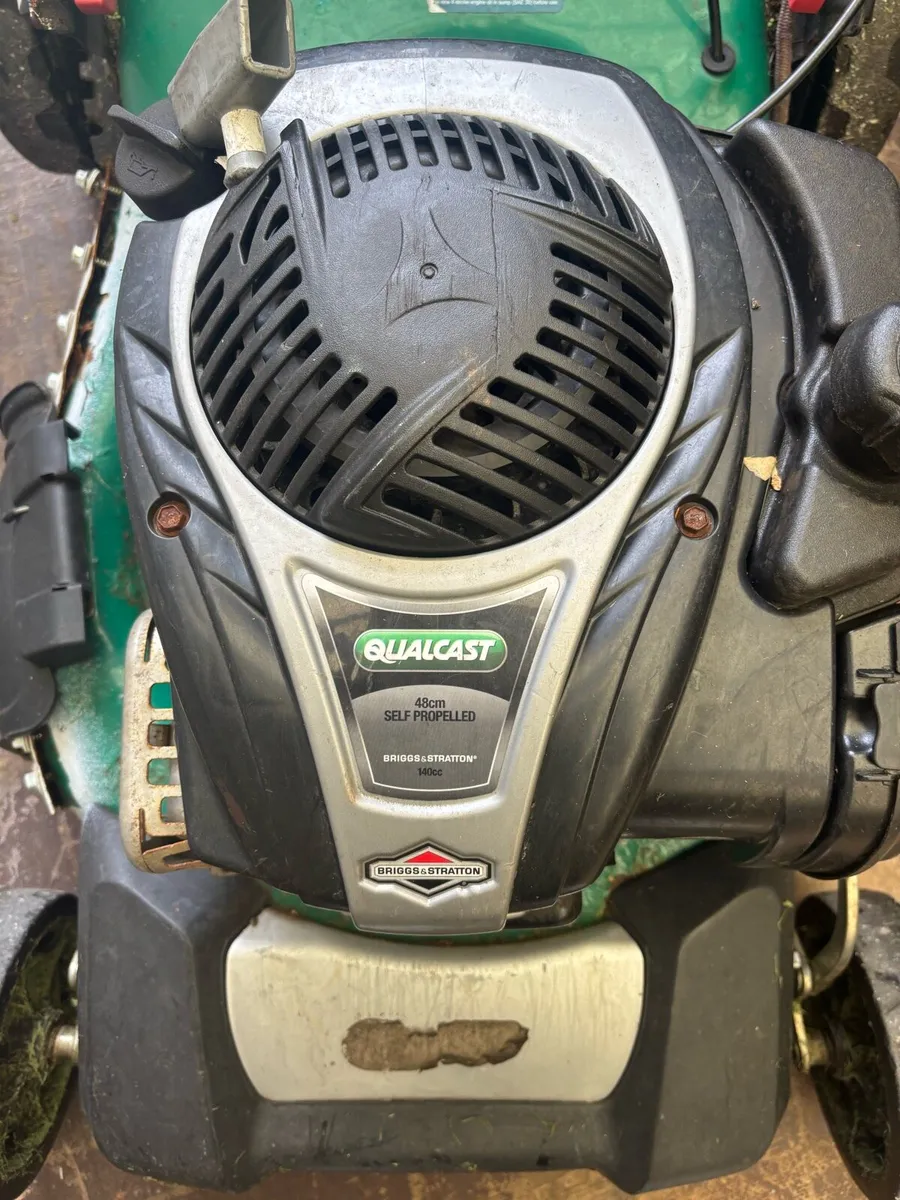 Self drive lawnmower - Image 2