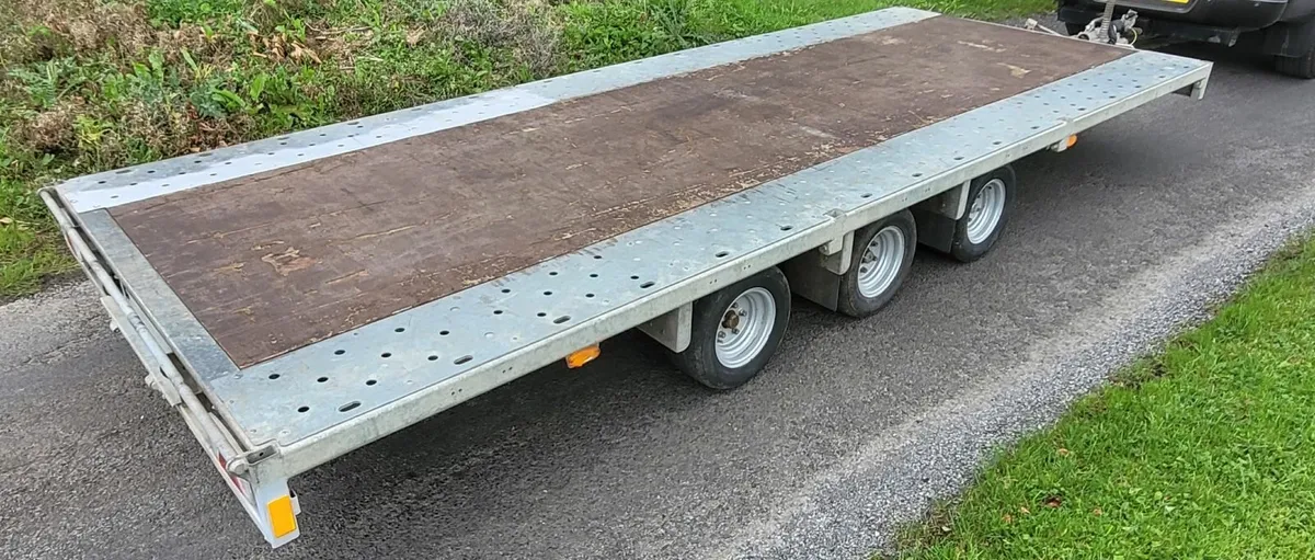 18ft Tri Axle Indepension Transporter Tilt Trailer - Image 4